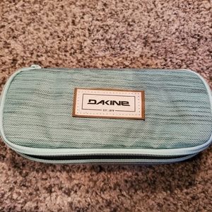 Dakine School Case - XL - Like new condition!!